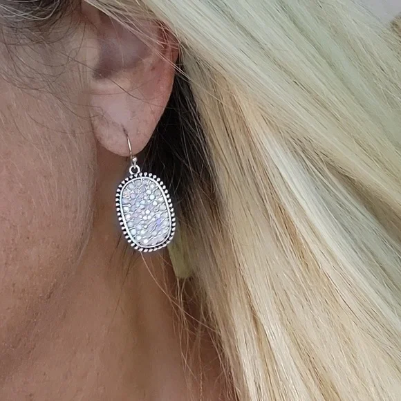 🔥LAST PAIR🔥 GORGEOUS UNICORN SHIMMER DROP EARRINGS - Picture 5 of 8